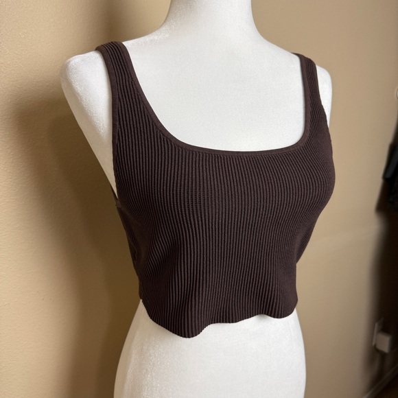 Aritzia Babaton Ribbed Sculpt Knit Square Neck Crop Tank Top- Large - Picture 2 of 8